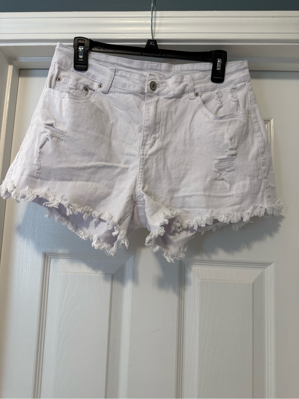 Women’s White Distressed Frayed Hem Jean Shorts